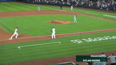 [Highlight] Dylan Moore crushes a grand slam in the bottom of the 8th to put the M's up 11-8! They trailed 7-0 going into the bottom of the 4th