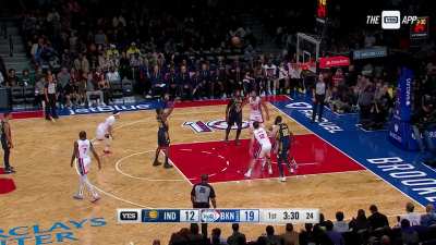 [Highlight] Richard Jefferson's mid-game commentary: "It is disappointing. Kyrie says he's not antisemitic and these things, but the tweet is still up. The tweet is still up there. He earlier in the summer posted Alex Jones... You have to understand how y
