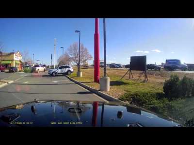 Caught this idiot 30 minutes after installing my dashcam...