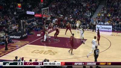 [Highlight] Horten-Tucker with the calculated move to free himself up for the lay-up