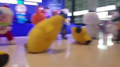 Thai banks’ mascots dance off???
