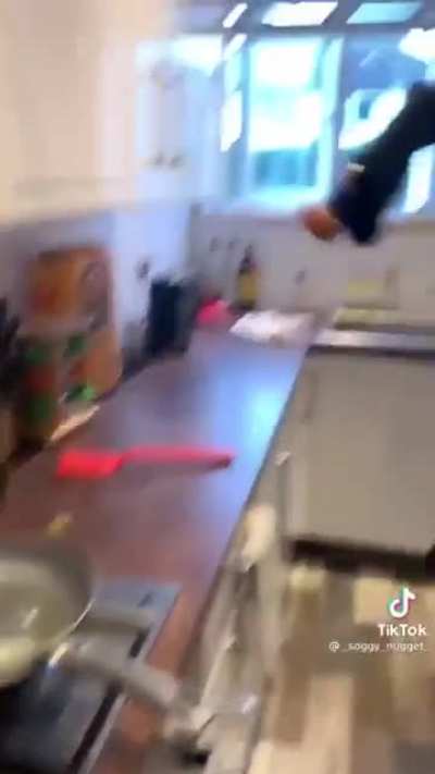 How to fry an egg