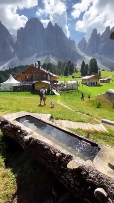 ? Chic view of the Dolomite Alps in Italy.