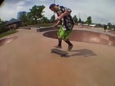 A whole new level of skateboard trick better than TH.
