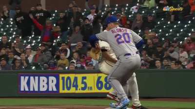 [Highlight] Darin Ruf tagged out after stepping on Pete Alonso's foot instead of first base