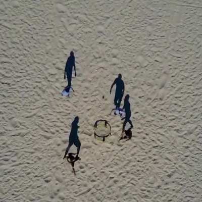 The way the shadows move!