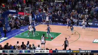 [Highlight] Incredible clutch two-way sequence from Kyle Anderson: first he clamps Luka and steals his cookies then taps out a crucial offensive rebound