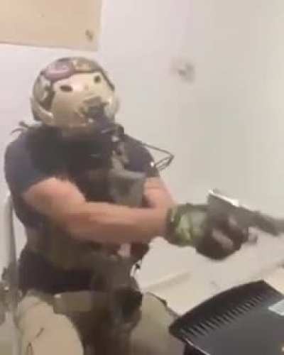Dude trying to flex online