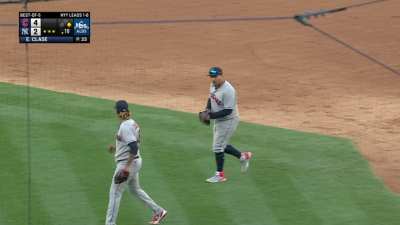 [Highlight] Emmanuel Clase gets the save as the Guardians take game 2 of the ALDS