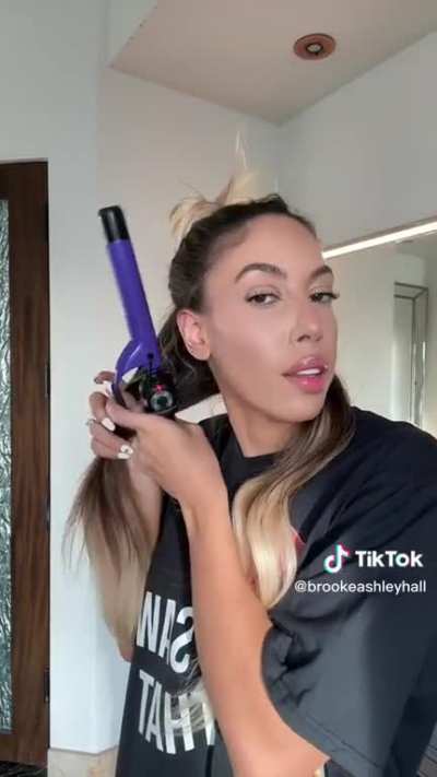 Brooke Ashely Hall going into a Versace store looking “homeless” to check how she is treated. She was dressed in a nice hoodie and leggings as shown in a previous video. Her experiment is insulting on so many levels..smh!!!