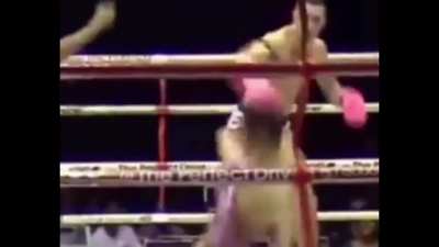Muay Thai referee saves fighter from a illegal kick