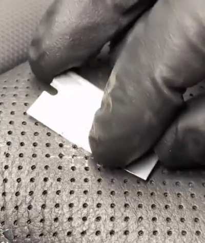 Fixing the seat of a car ?