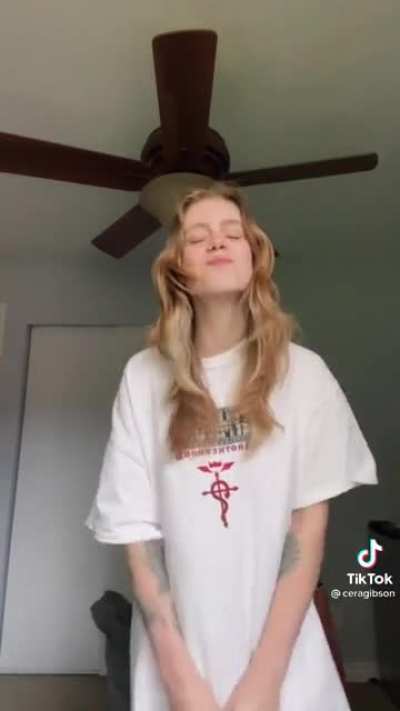 Simslish girl is back at it