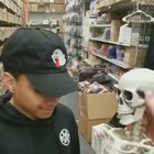 What is a skeletons favorite snack?