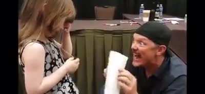 Matthew Lillard (Shaggy from Scooby-Doo) being an absolute god-tier bro to make an upset little girl very happy.