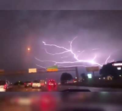 The craziest lightning you’ll see!