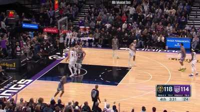 [Highlight] Jokic forgets to defend and leaves Fox for a wide open midrange