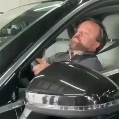 Sigma male confidence (Cross-posted from r/SipsTea)