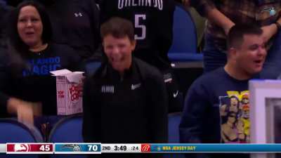 [Highlight] Bol Bol with the insane handles in the fastbreak that leads to a dunk that causes Amway to explode!