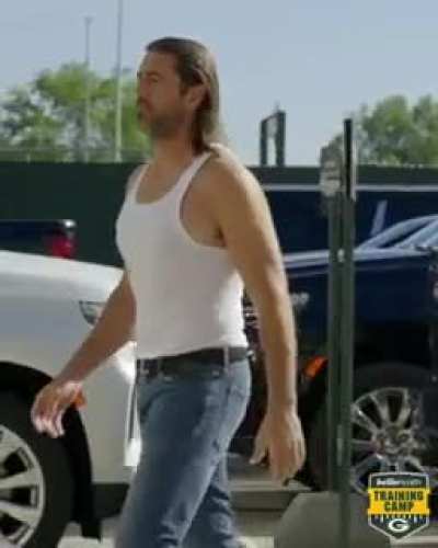 Aaron Rodgers arrives at training camp looking like Nicolas Cage in ‘Con Air’