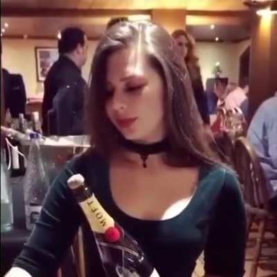 HMC While I Open This Wine Bottle