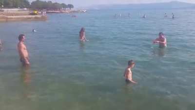To play frisbee