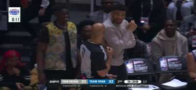 [Highlight] Giannis just yelled at Richard Jefferson: "you out here reffing like Marc Davis and shit."