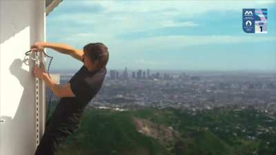 Tom cruise hands off Paris Olympics to Los Angeles in mission impossible style