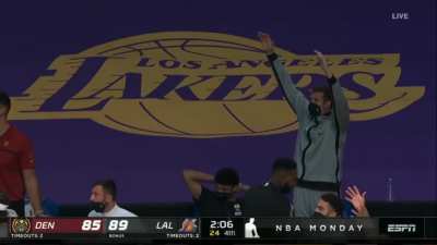 [Highlight] Campazzo adds Davis to his collection