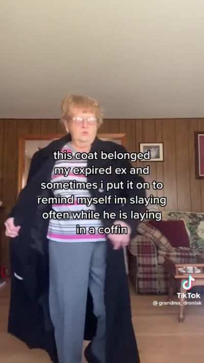 This savage grandma makes me laugh my ass off @grandma_droniak