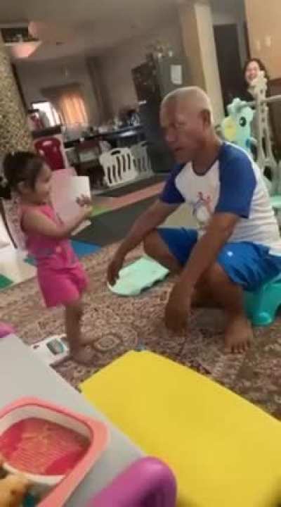 My niece potty training my father ?