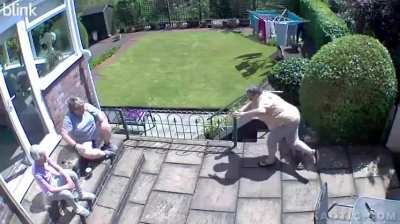 Hang on I'll save you!