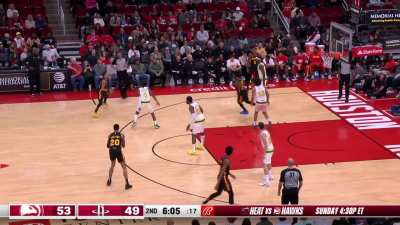 [Highlight] Strong hustle by Dejounte Murray off a rebound to push the pace, into a deep Trae stepback 3