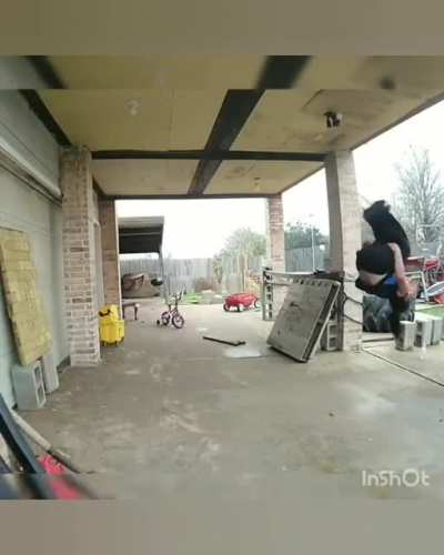 Legit ninja shit. Top tier knife throwing.