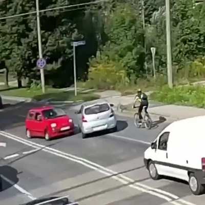 Charge this idiot with negligent driving