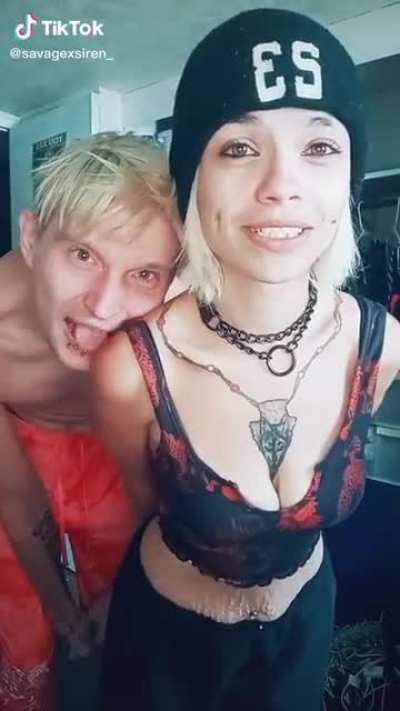 Nice tongue action...
