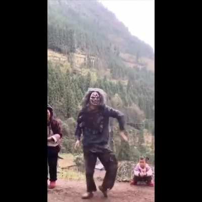 This guy has some supple dance moves