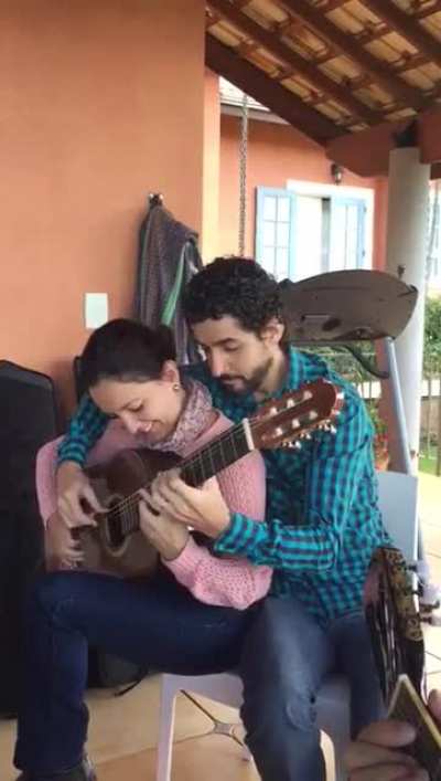 But when she picks and he strums...