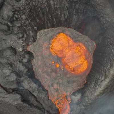 ? Spectacular to observe from a drone the moment of a volcanic eruption. Source: Bjorn Steinbeck