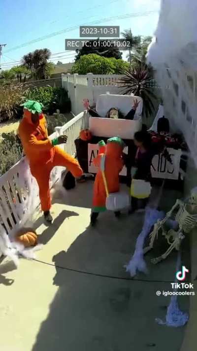 Ok now this is Halloween ?