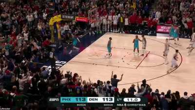 [Highlight] Jamal Murray rises up for the jam to tie the game vs the Suns on Christmas with 10.7 seconds left in the game off the ATO play