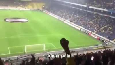 Turkish fans chanting against Putin