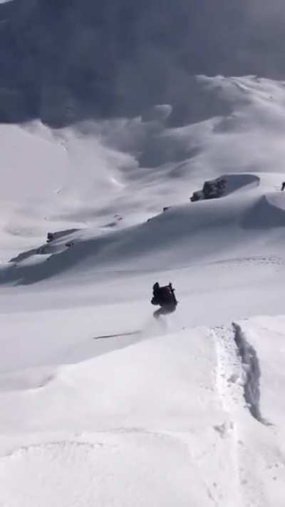 Abrupt avalanche