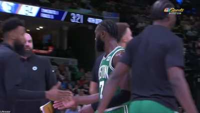 [Highlight] Jayson Tatum throws down a mean jam in open space and lets the Memphis Crowd know