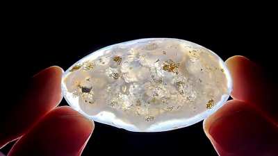 ? Enhydro Agates: geodes with water trapped inside