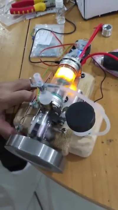 Transparent piston
