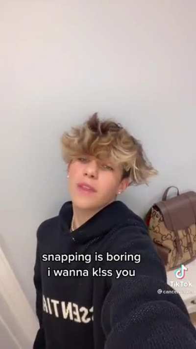 pls- his lips so crusty ?