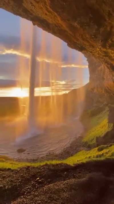 ?The Majestic 60m (197ft) Waterfall at Seljalandsfoss, Iceland. 1st post more details.