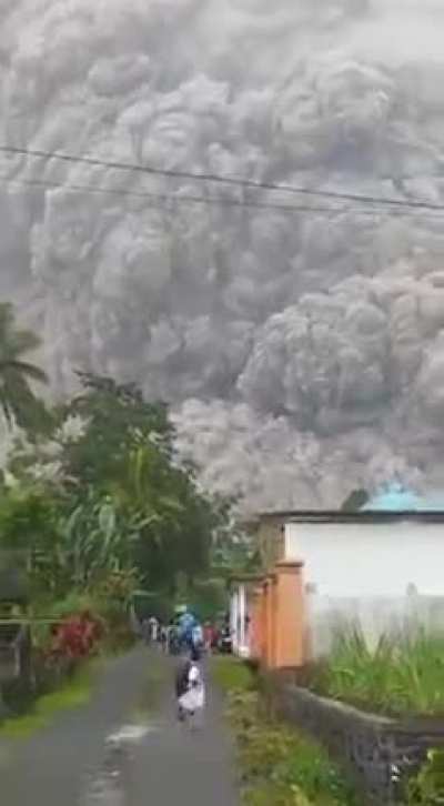 Mount Semeru, Indonesia just erupted today 4th December 2021