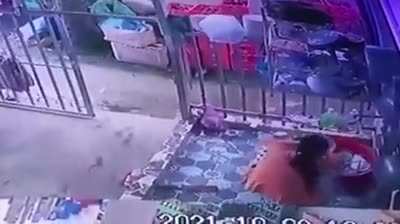 Pretends to wash dishes to hide from the police. Sneak 100